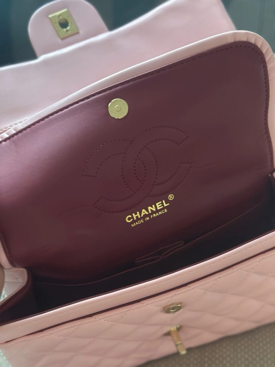 Rosa quiltad Ch@nel  axelväska i skinn - 3