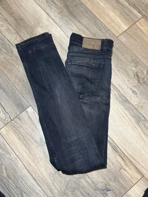 Tiger of Sweden jeans - Tja säljer nu dessa riktigt schyssta Tiger Of Sweden jeans i storlek W31 L34, Skick 8,5/10. Nypris ca 1200. Vid minsta lilla fundering så är det bara att höra av sig.