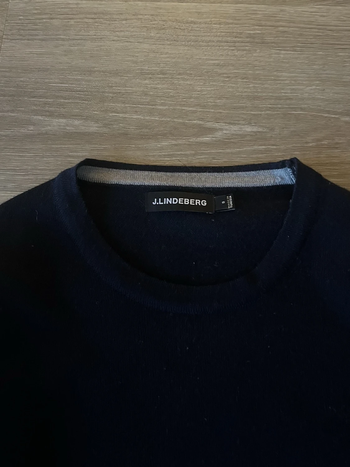 Mörkblå stickad tröja från J.Lindeberg - 2