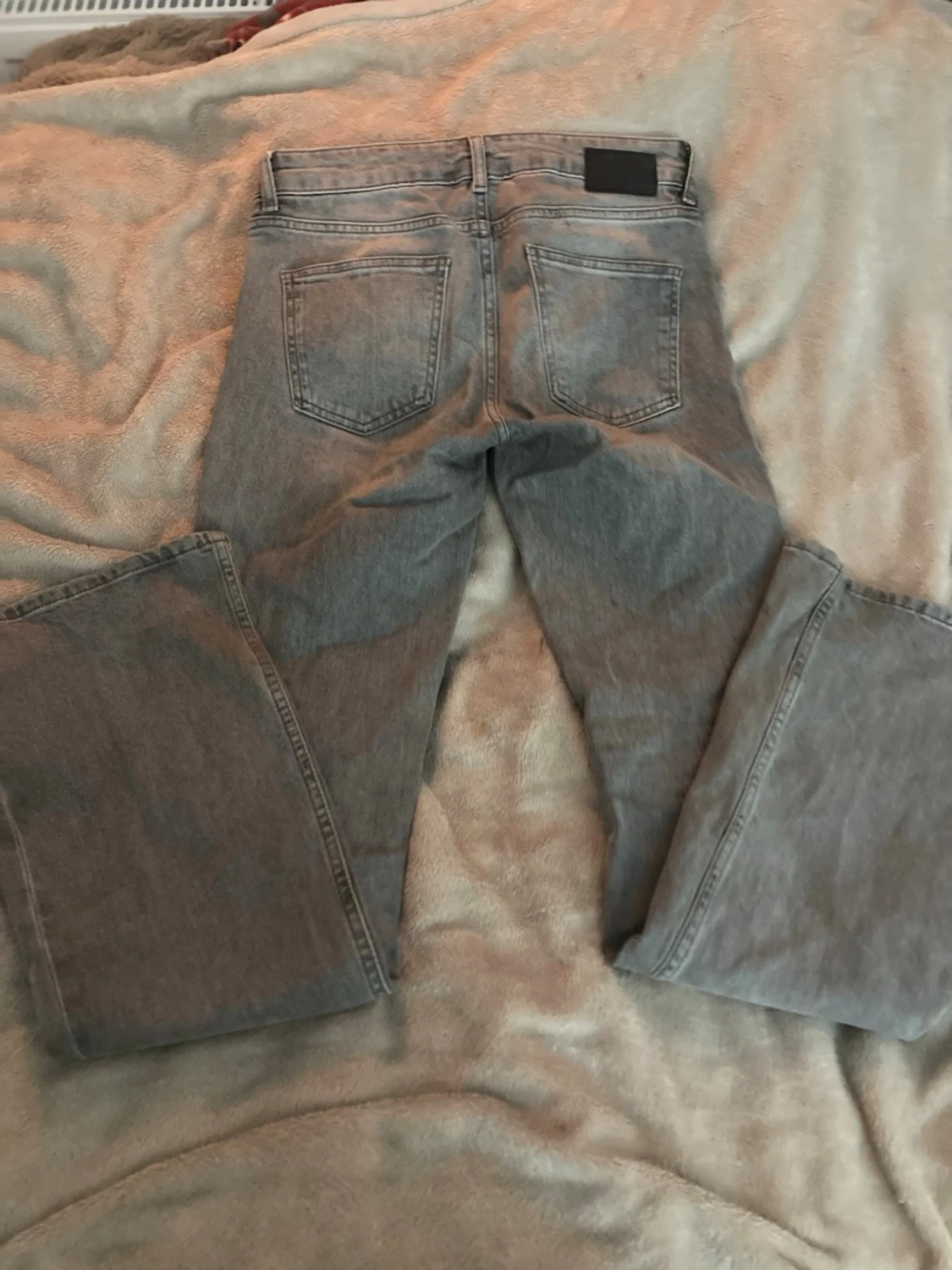 Grå lågmidjade bootcut jeans  - 3