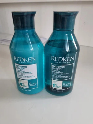 Redken Extreme Length duo 300ml - Redken Extreme Length shampoo och balsam, båda i snygga turkosa plastflaskor på 300 ml. Shampoo innehåller 1% length care complex och balsam 4%, båda med biotin och pH-balanserad formula. Perfekt för dig som vill boosta hårets längd och styrka. Nästan ny. Använd bara en gång. Köpte för 550 säljer nu båda för 400