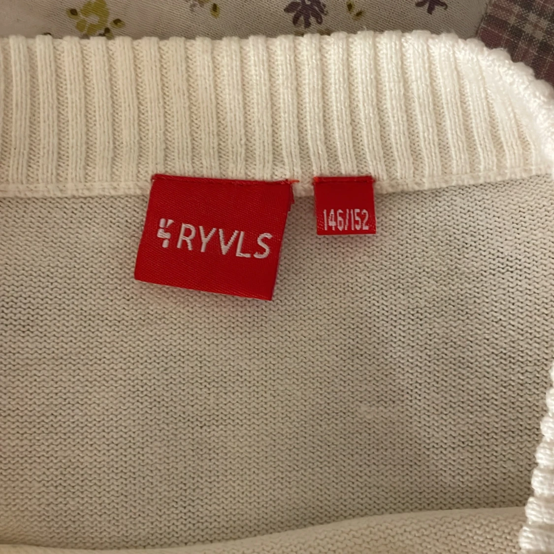 Vit stickad tröja med USA-flagga RYVLS - 2