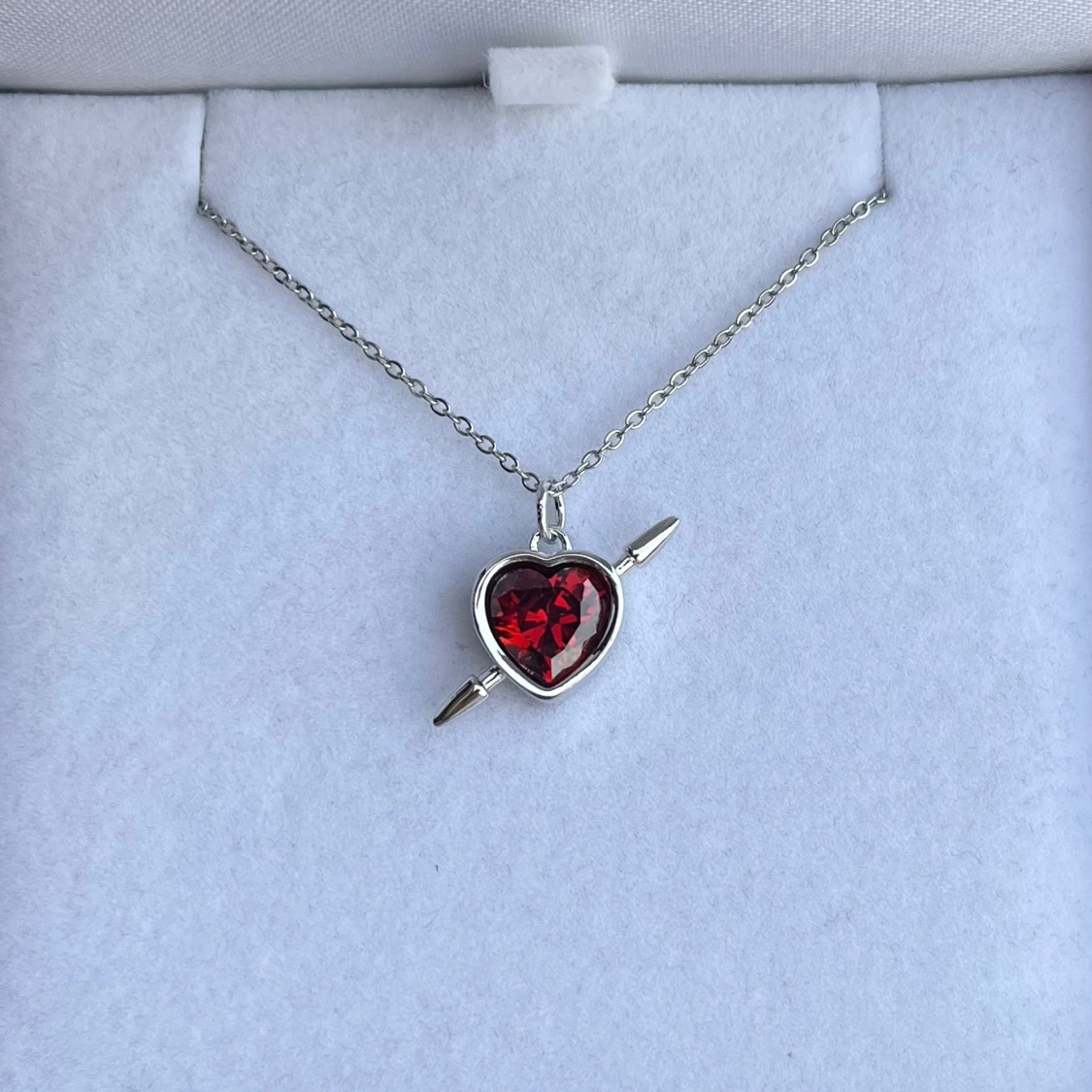 Maria Nilsdotter ”Rebel Love” inspirerat halsband