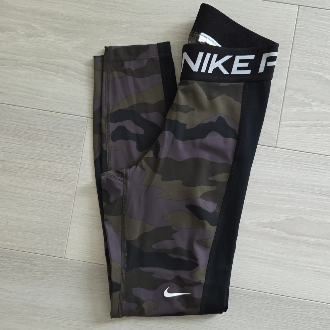 Nike Pro camo leggings
