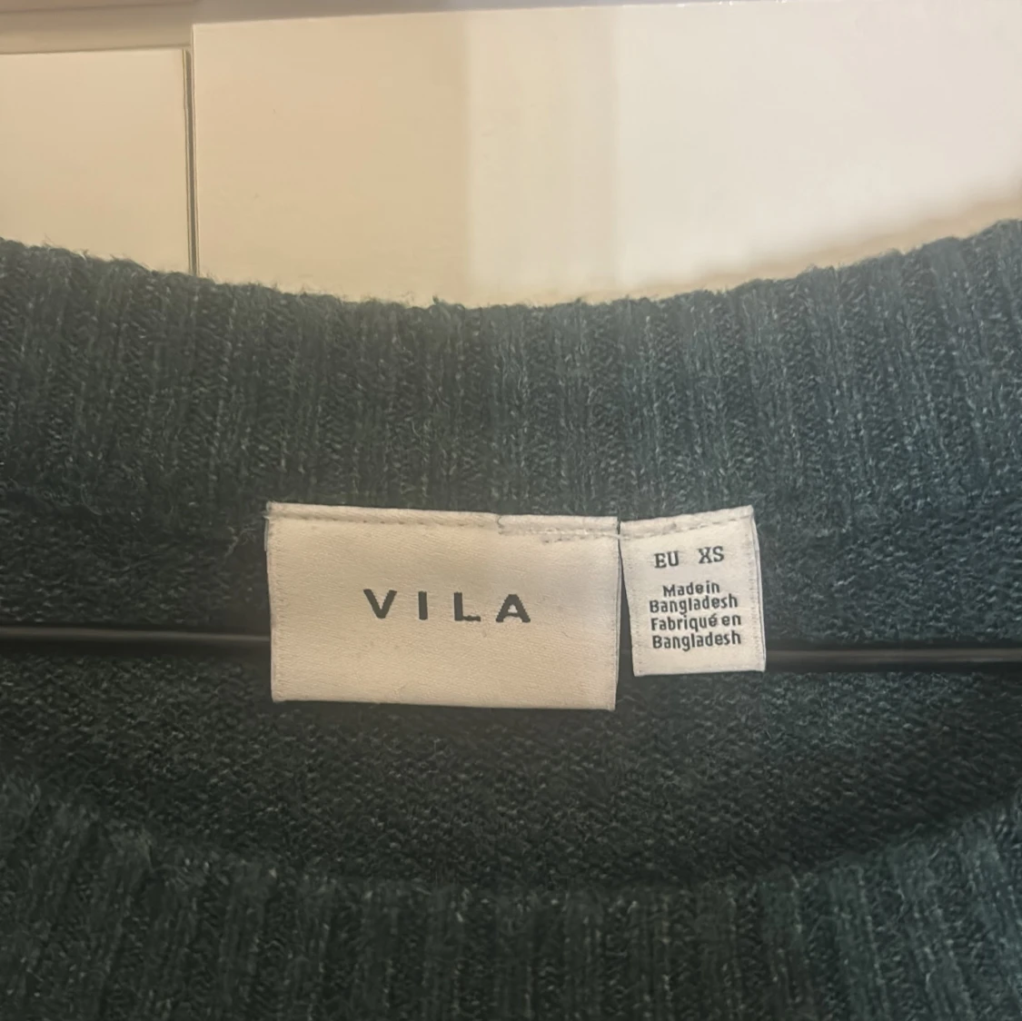 Mörkgrön stickad tröja från Vila - 2