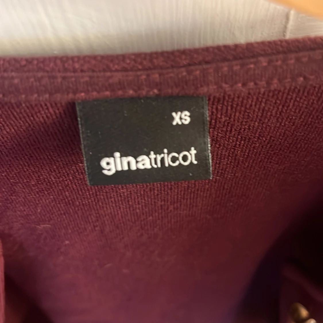 Vinröd cardigan kofta från Gina Tricot - 2