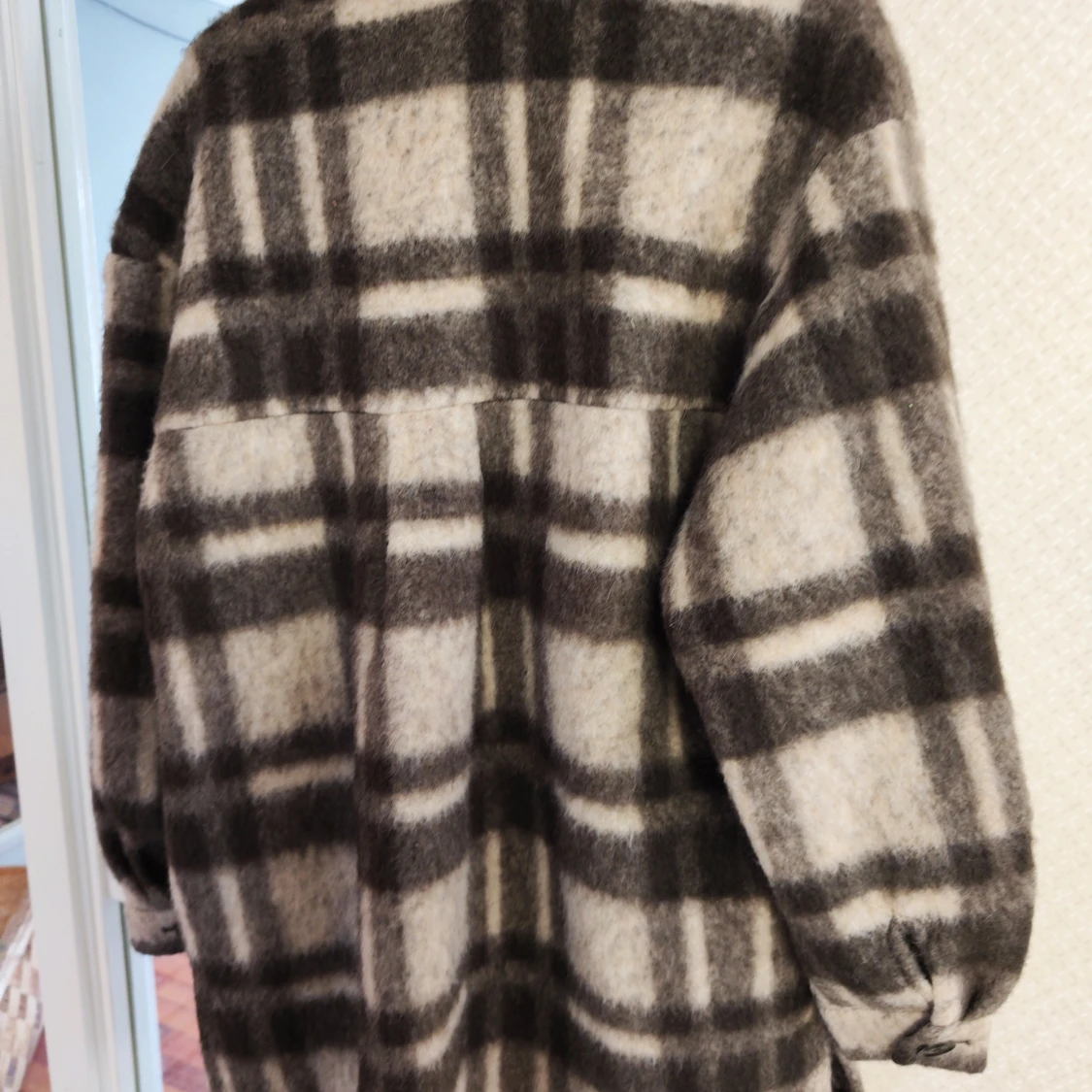 Rutig jacka från Gestuz, stl 36 - 1