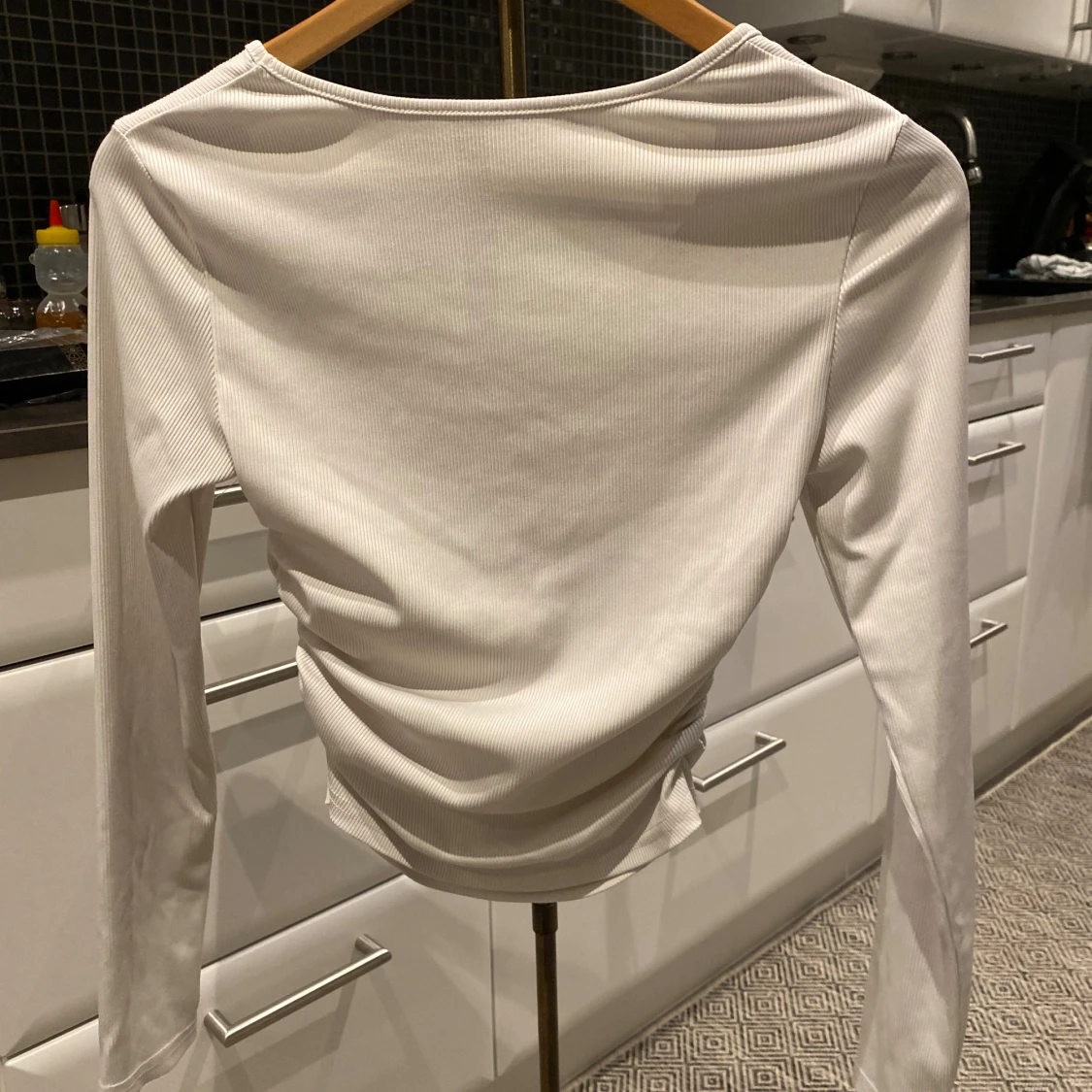 Vit ribbad långärmad topp från SHEIN - 1