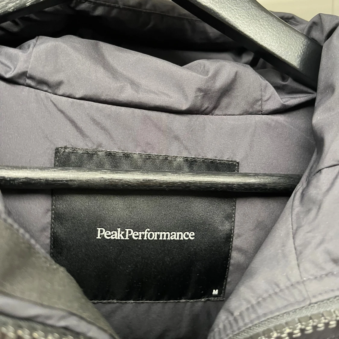 Svart dunjacka från Peak Performance - 4