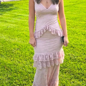 Balklänning Rosa  - Supersnygg balklänning använt en kväll. Storlek Xs