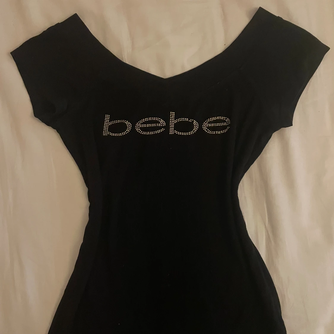 Svart topp med strasslogga från Bebe - 1
