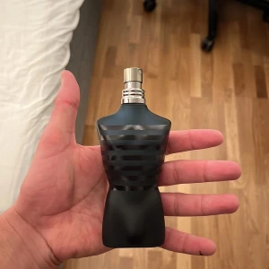 JPG Ultra male - Jag tyckte personligen inte så mycket om lukten då jag har flera andra bra parfymer, unegefär 50% kvar. 