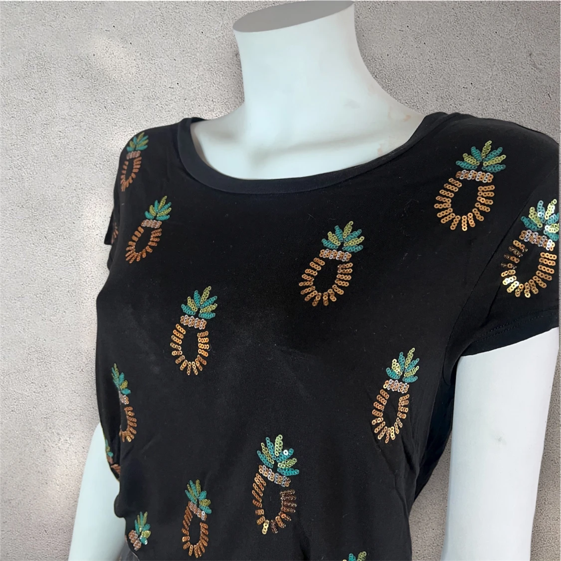 H&M Svart t-shirt med paljettananas - 3