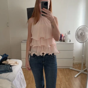 Volang topp - Jättefin volang topp från NA-KD jättefint skick 