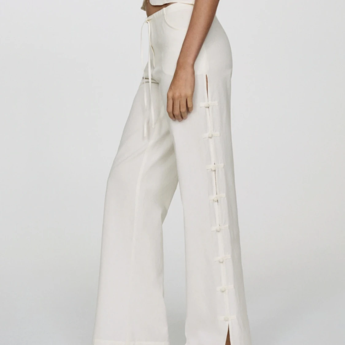 Vita linnebyxor med knyt och slits från mango - 3