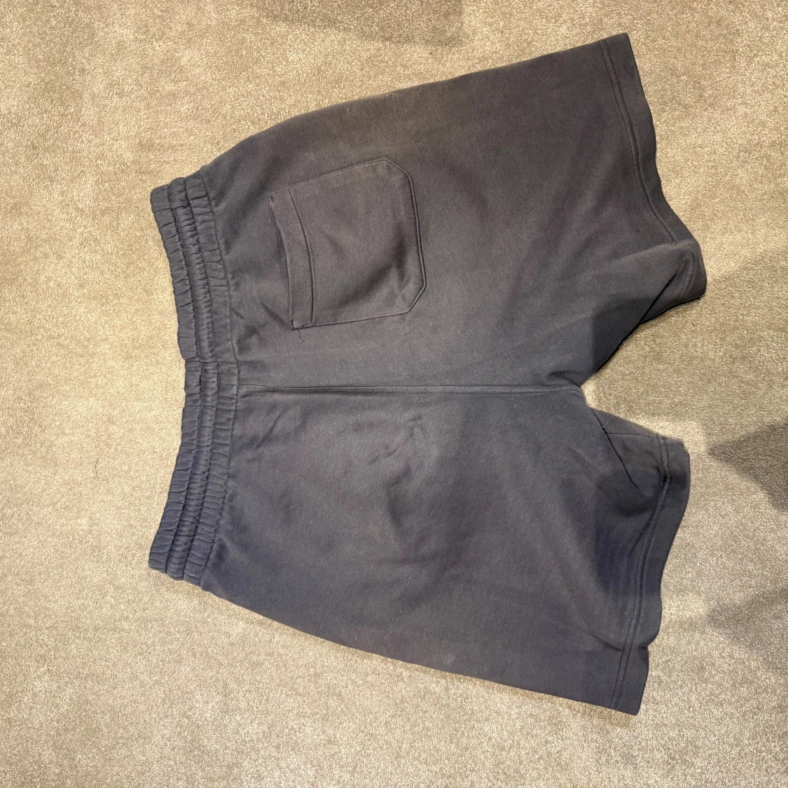 Mörkgrå bomullsshorts med snörning - 1