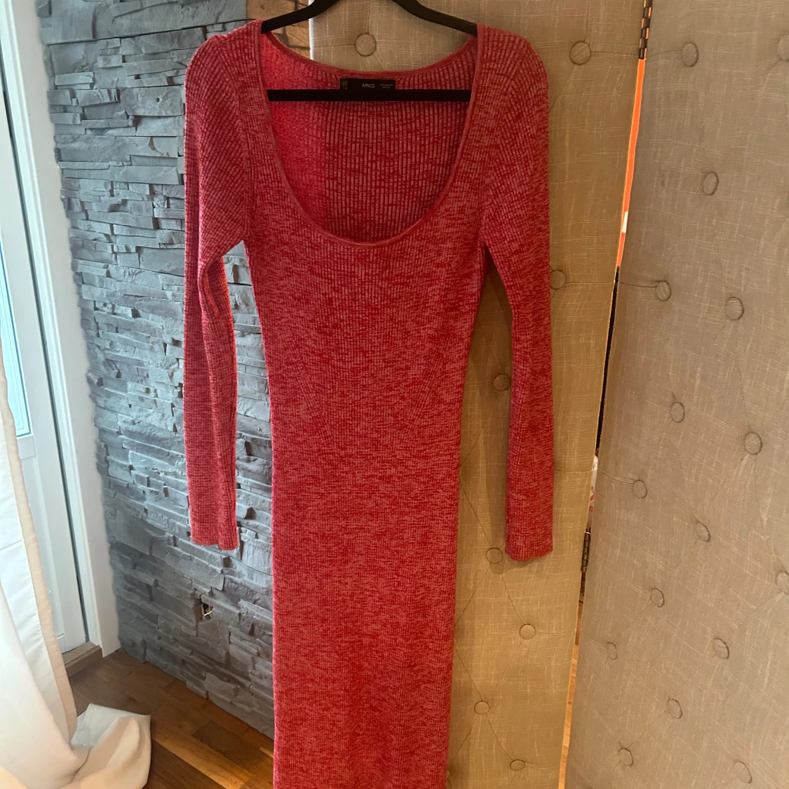 Röd ribbad långklänning från MNG - 3