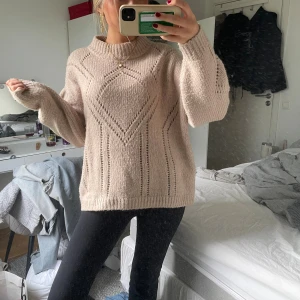 stickad tröja - Så mysig tröja nu till hösten☺️