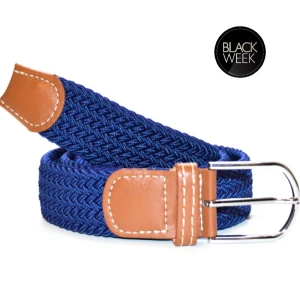 Flätat bälte ~ MÖRKBLÅ - Montore’s flätade bälte som även är känt som ”grisch bältet” är ett stilrent elastikt bälte. Tack vare att det är elastiskt så finns inga färdiga hål som i ett traditionellt bälte och det gör att det passar alla. Bältet är ca 105cm långt. Vid fler frågor eller funderingar så är du varmt välkommen att höra av dig!