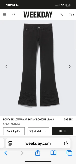 Svarta bootcut jeans från Cheap Monday - Snygga svarta jeans från Cheap Monday med låg midja och bootcut-ben. Aldrig använda och har lappen kvar. Nypris 399. Stolek 27/30