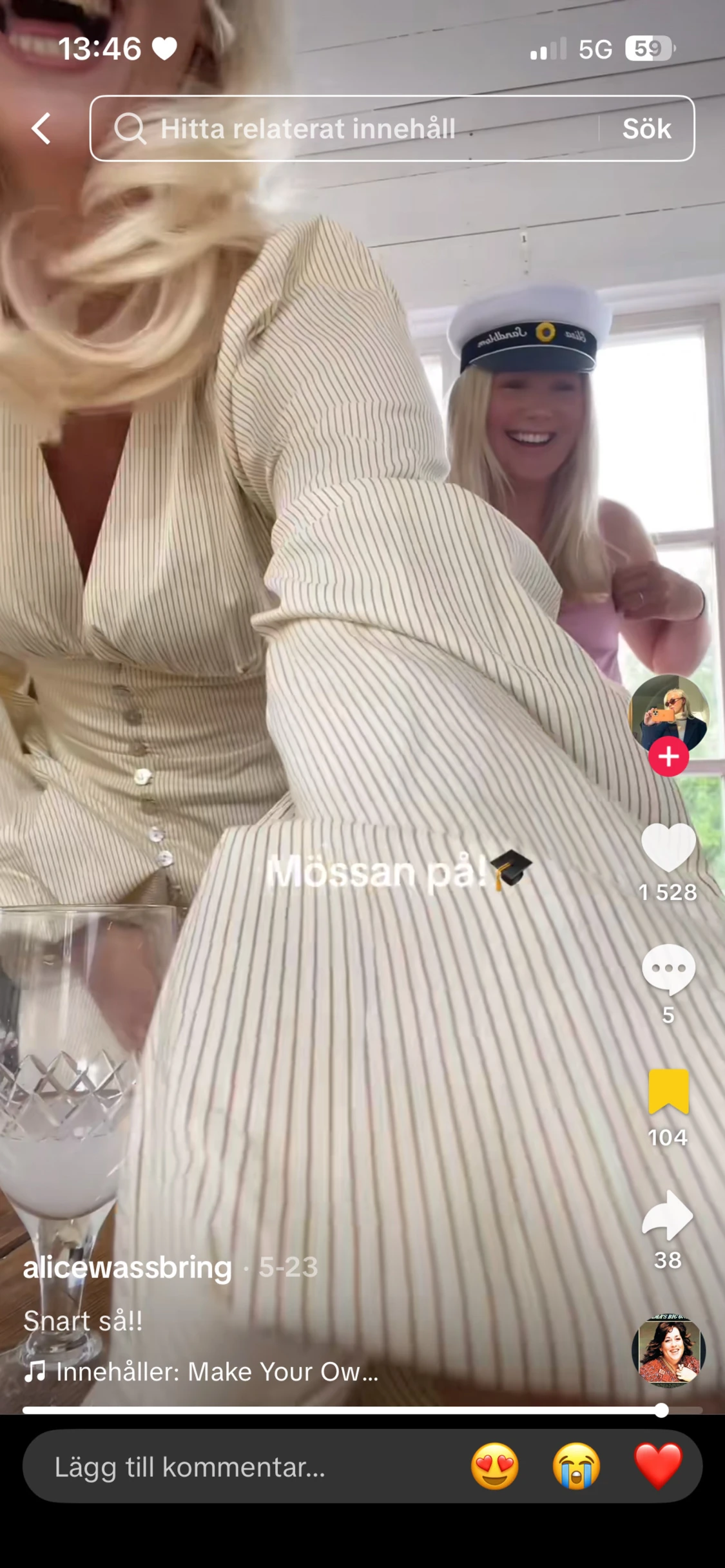 Randig långklänning med puffärm - 1