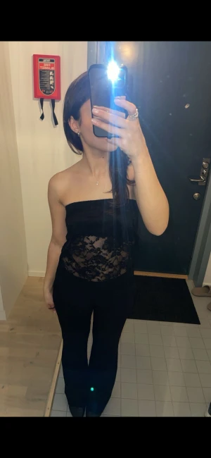 Spets top  - Köpt av en tjej på plick. 