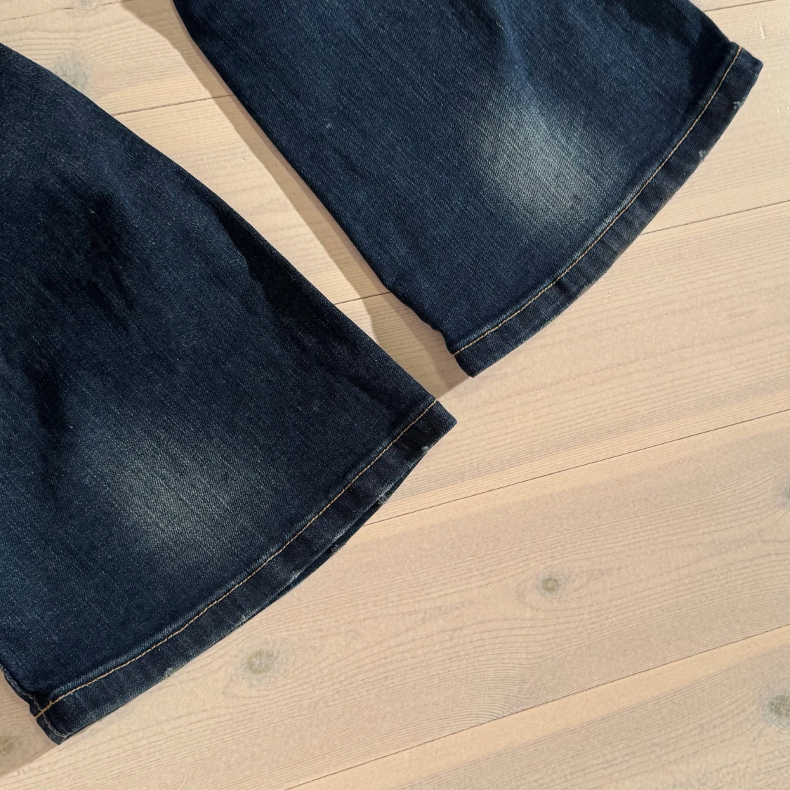 Extra low bootcut jeans  - 6