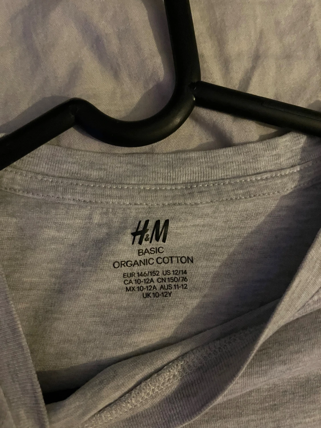 Grå basic t-shirt från H&M - 1