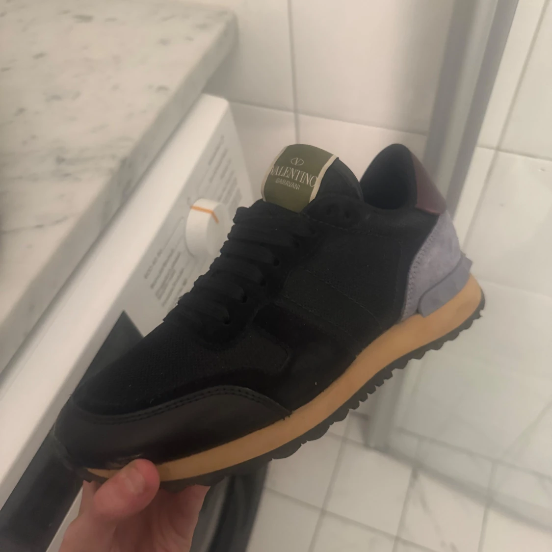 Svarta sneakers från Valentino - 1