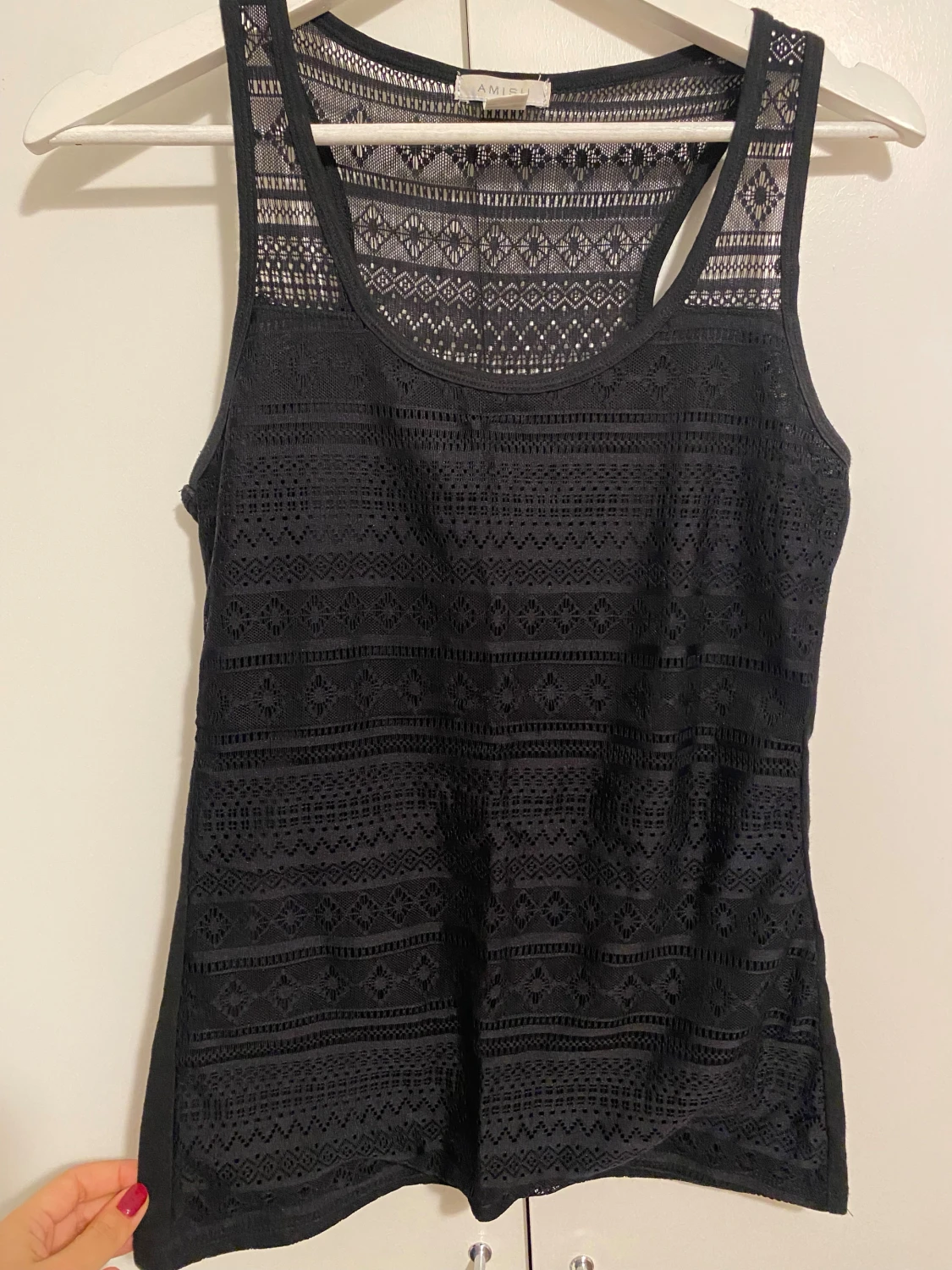 Svart spetslinnetopp 