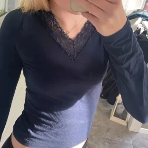 Gina spets tröja  - Intimissi liknande tröja! Verkligen one size och passar alla  