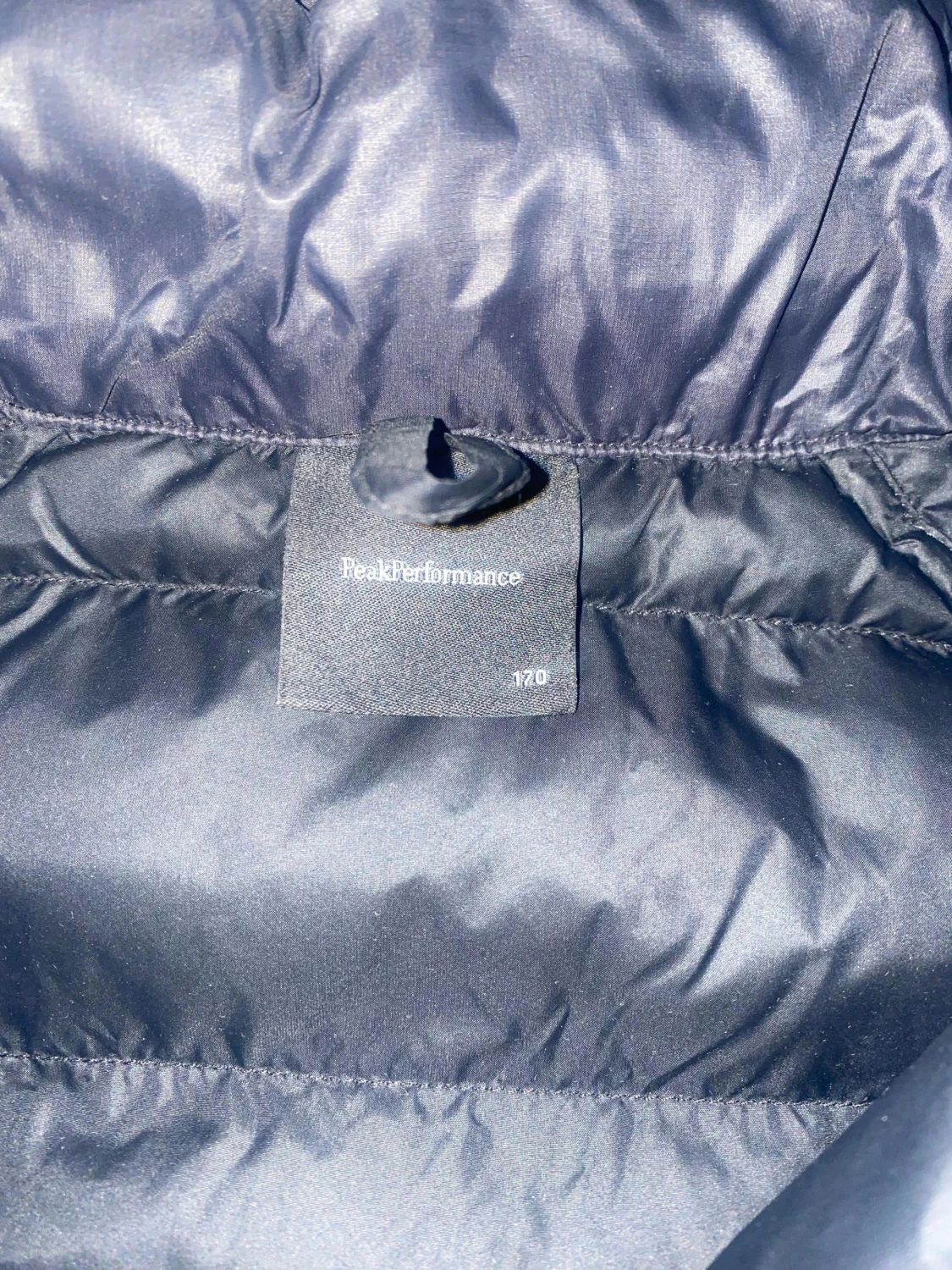 Svart Peak Performance dunjacka - 1