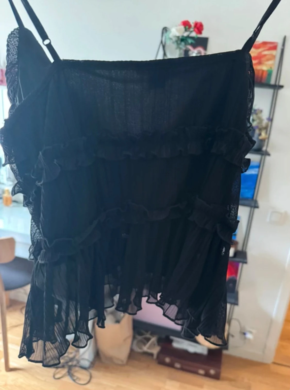 Svart volangig linnetopp från Amisu - 1