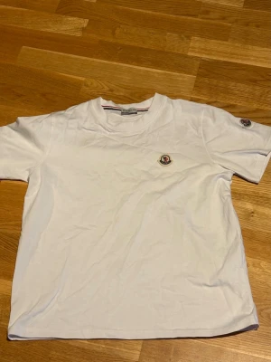 MONCLER T-SHIRT - MONCLER T-SHIRT                            SIZE: S