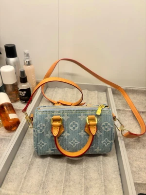 söt blå väska - aldrig använt 