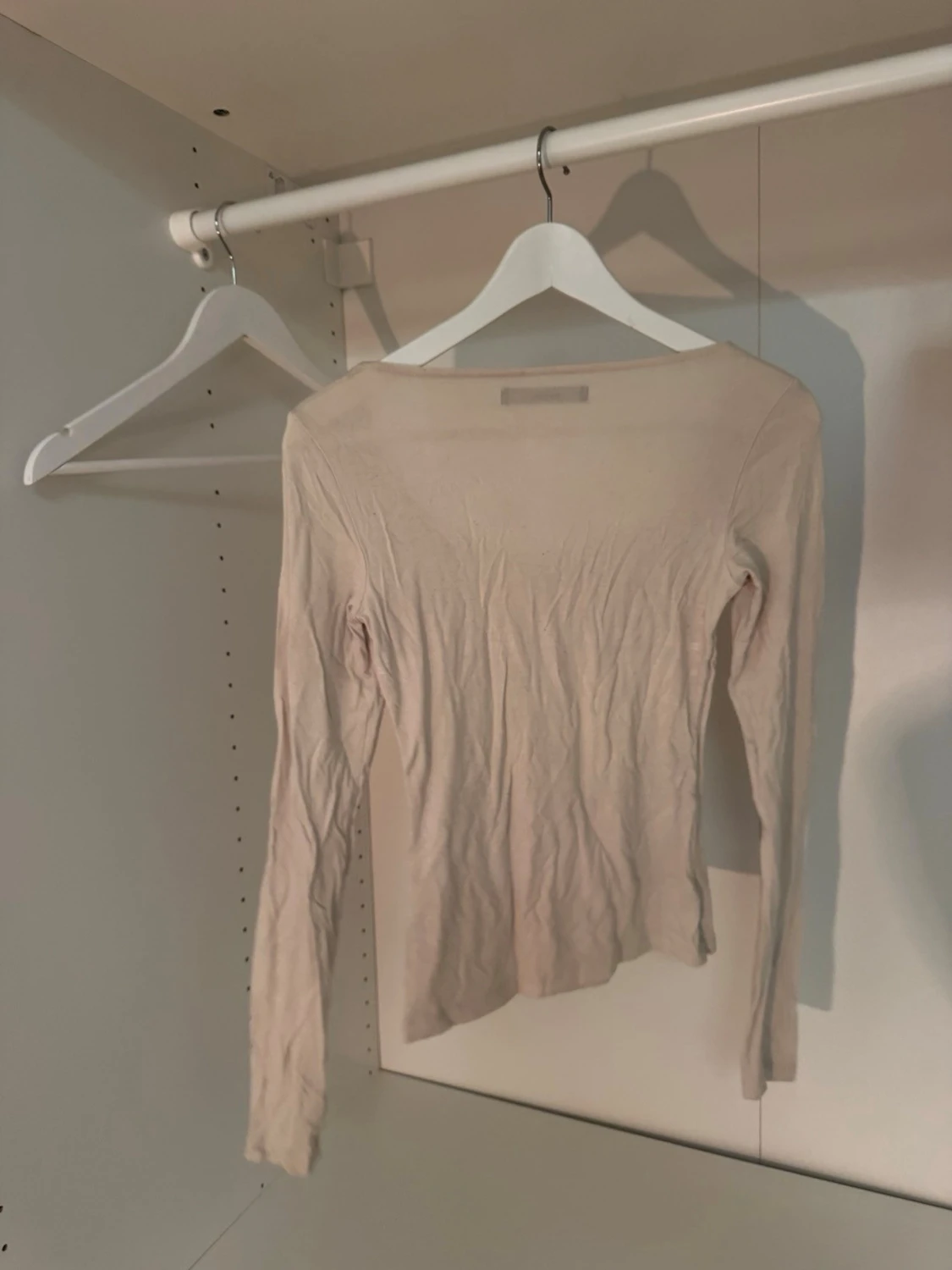 Krämvit långärmad topp från BikBok - 2