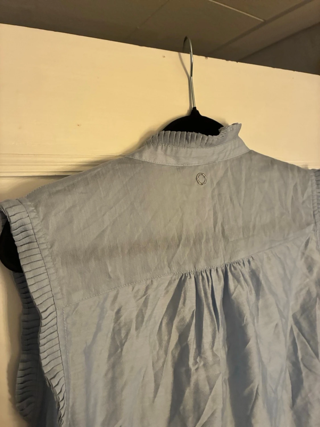 Ljusblå ärmlös blus från Stockh LM - 5