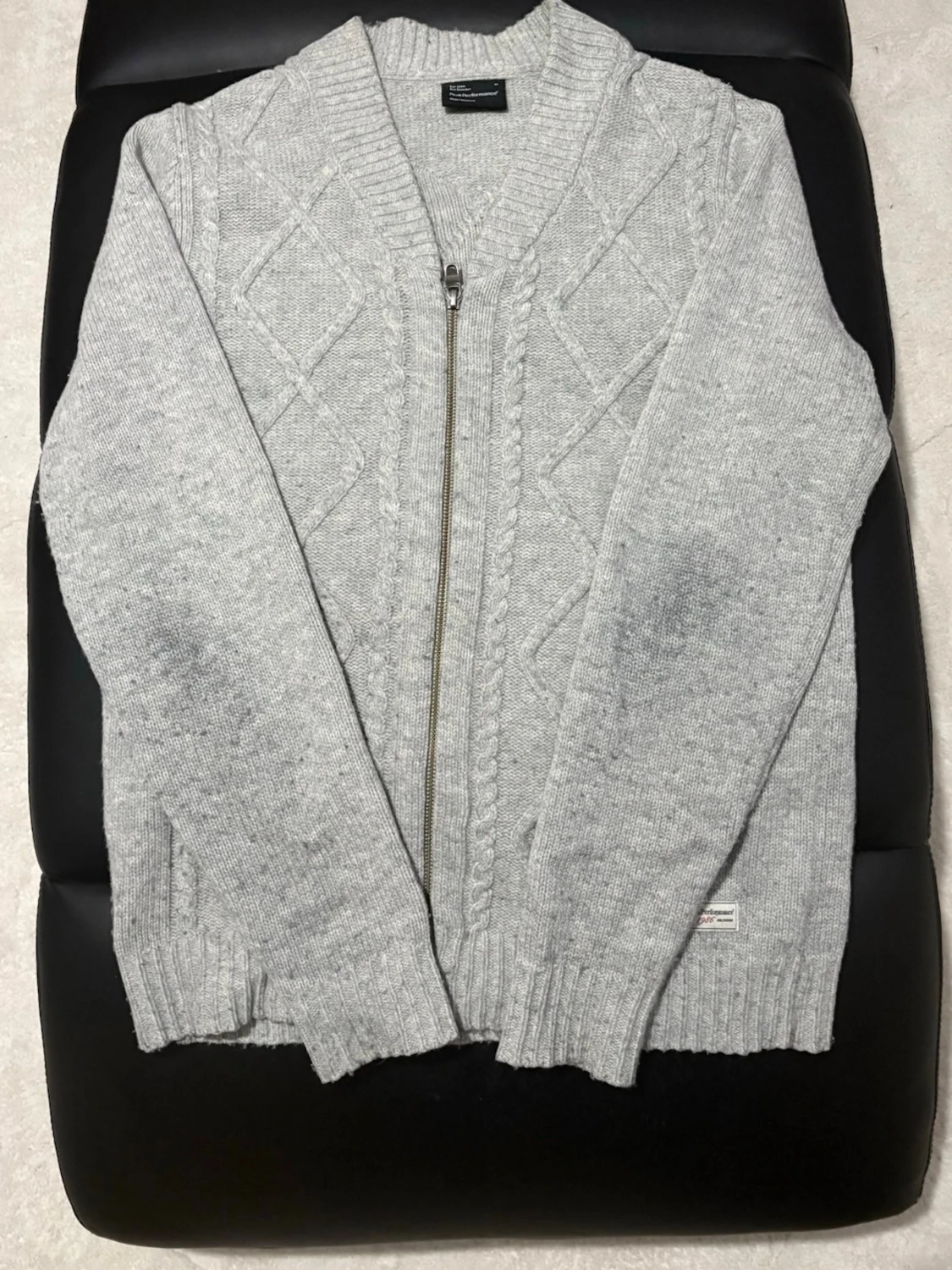 Grå stickad kofta från Peak Performance - 3
