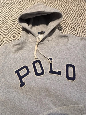 Polo Ralph Lauren hoodie !byte! - fint skick bortsett från enstaka små fläckar | Storlek L men sitter som M/S | Äkta 