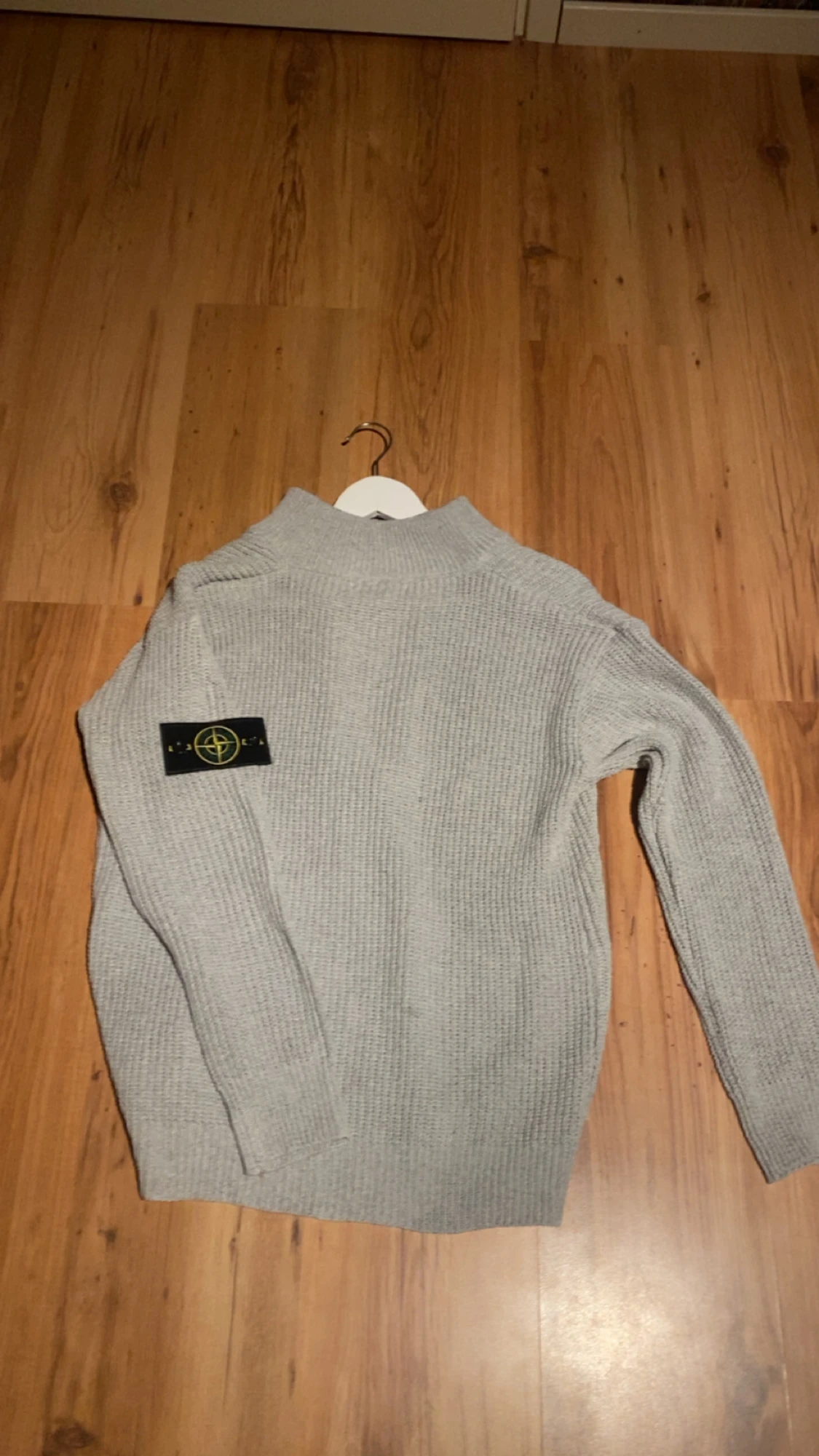 Grå stickad kofta från Stone Island - 1