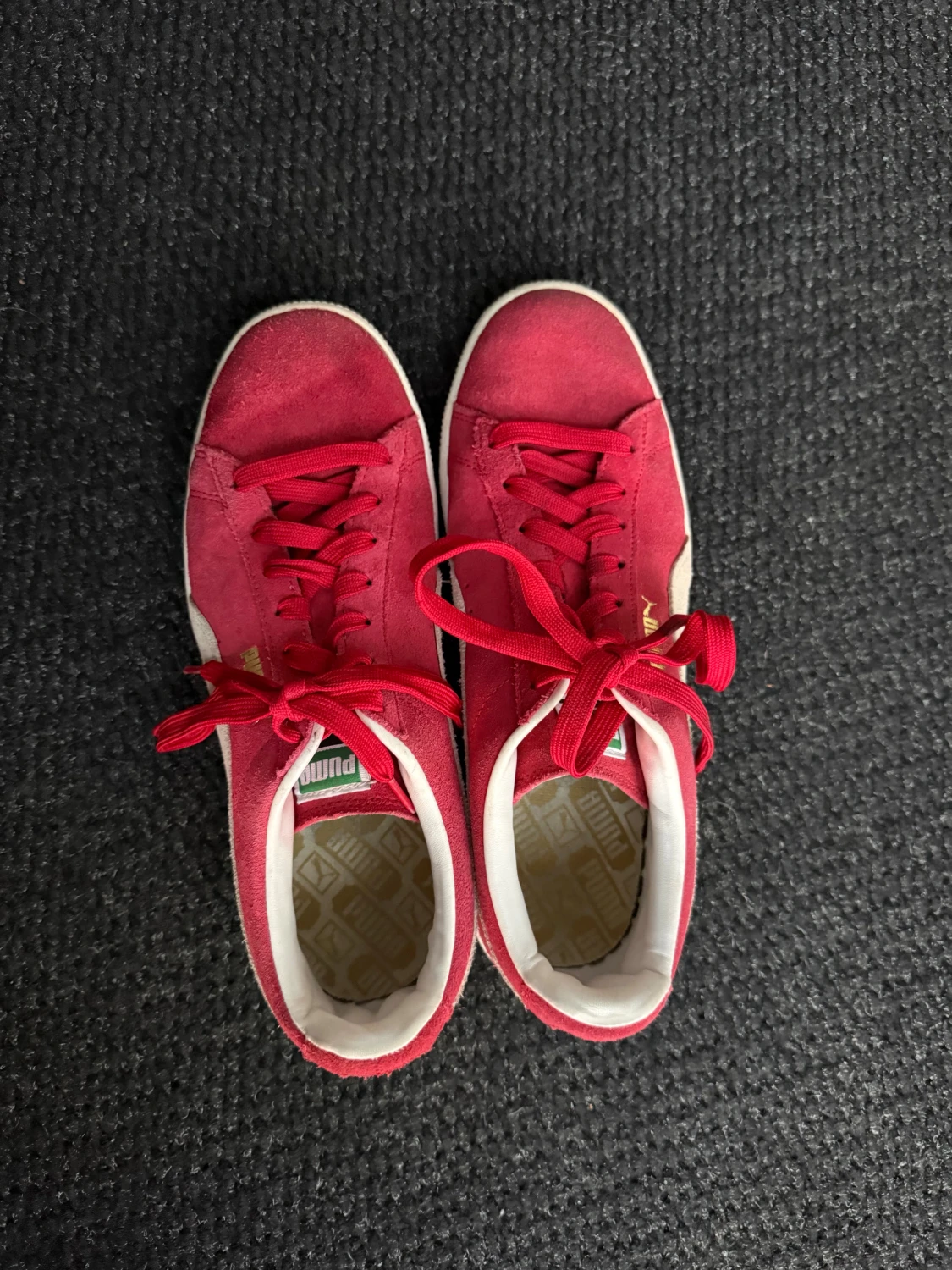 Röda Puma sneakers  - 1