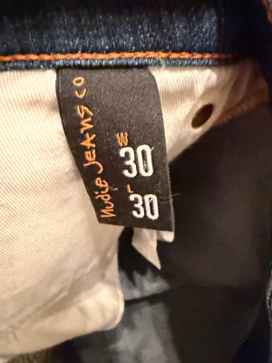Nudie Jeans w30 - Säljer nu ett par riktigt feta Nudie Jeans. Storlek w30 L30. Självklart äkta.