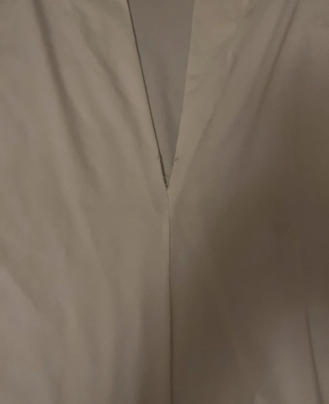 Vit v-ringad blus med korta ärmar - 2