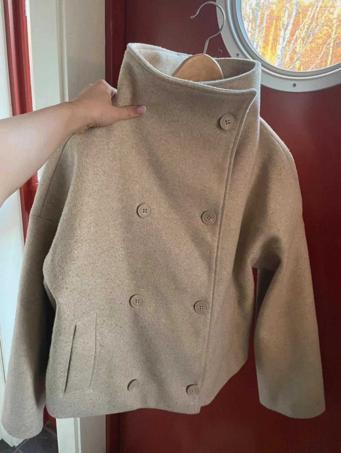 Beige kort kappa från NA-KD - 2