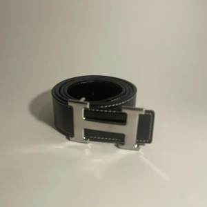 𝓗𝓮𝓻𝓶𝓮𝓼 bälte - Säljer nu ett helt nytt 𝓗𝓮𝓻𝓶𝓮𝓼 bälte, för fler info det är bara att kontakta!💫