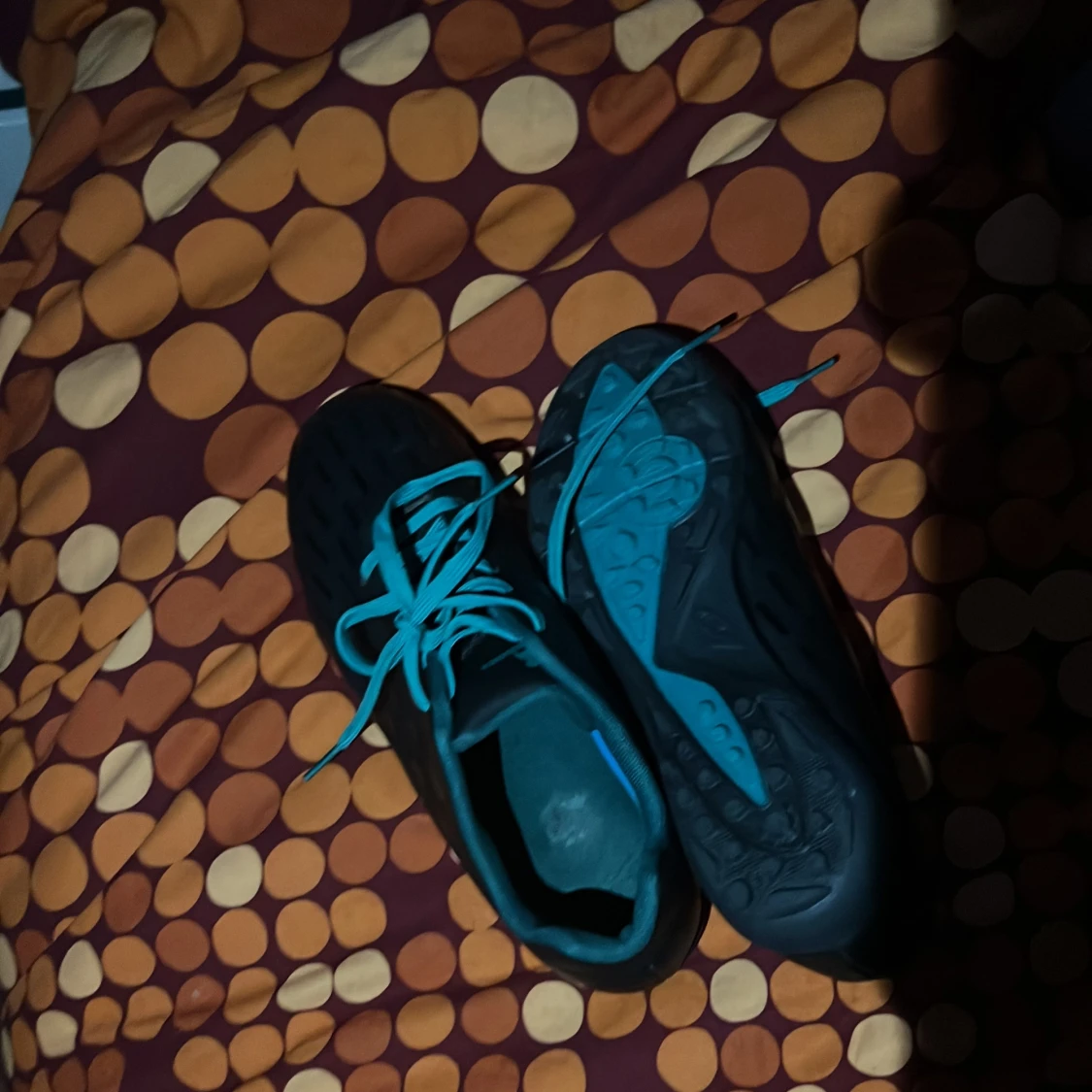 Svarta fotbollsskor med turkosa detaljer - 3