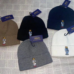 Ralph Lauren polo vintermössa splitterny  - Helt ny mössa med etikett. Finns i Göteborg,Skriv gärna om du har några frågor :D        Onesize / Unisex 