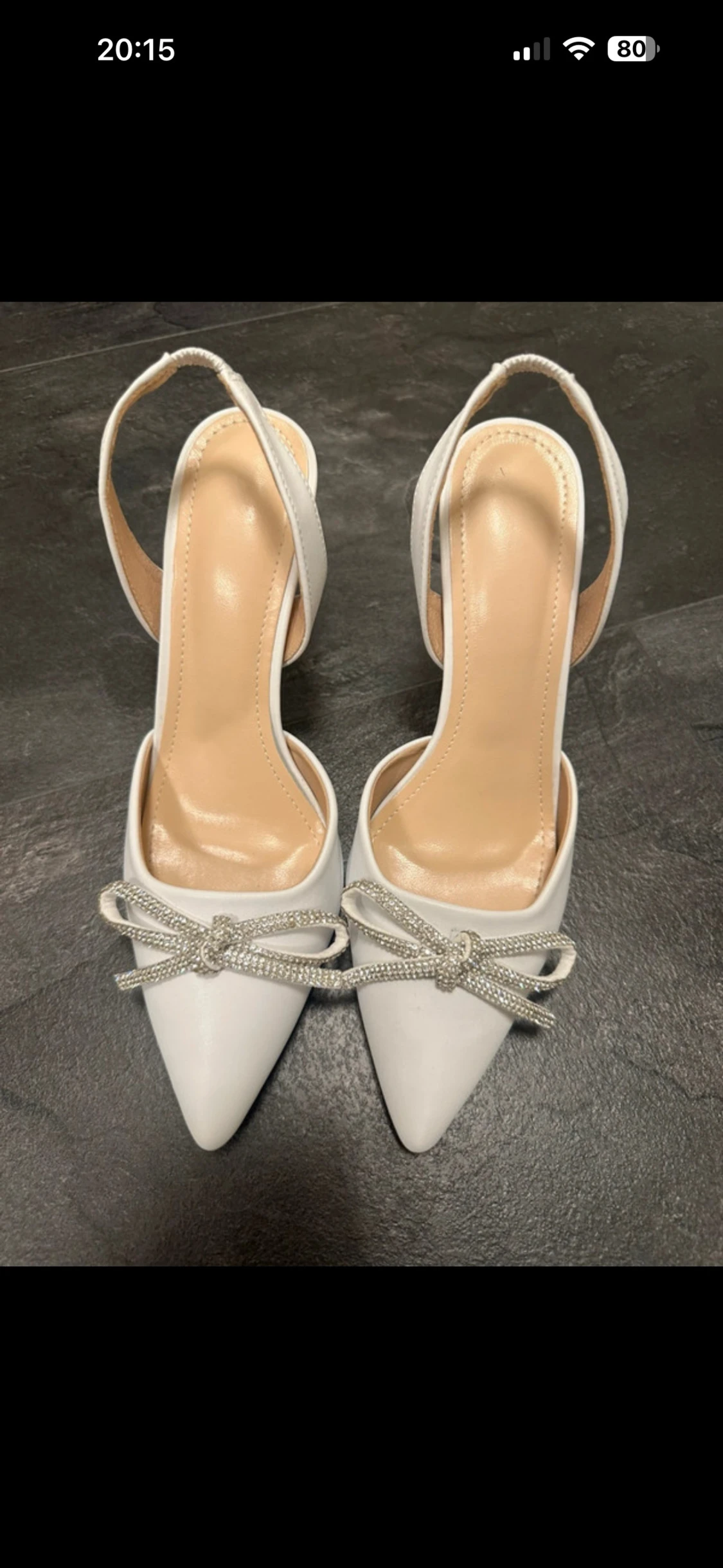 Vita pumps med strassrosett - 2