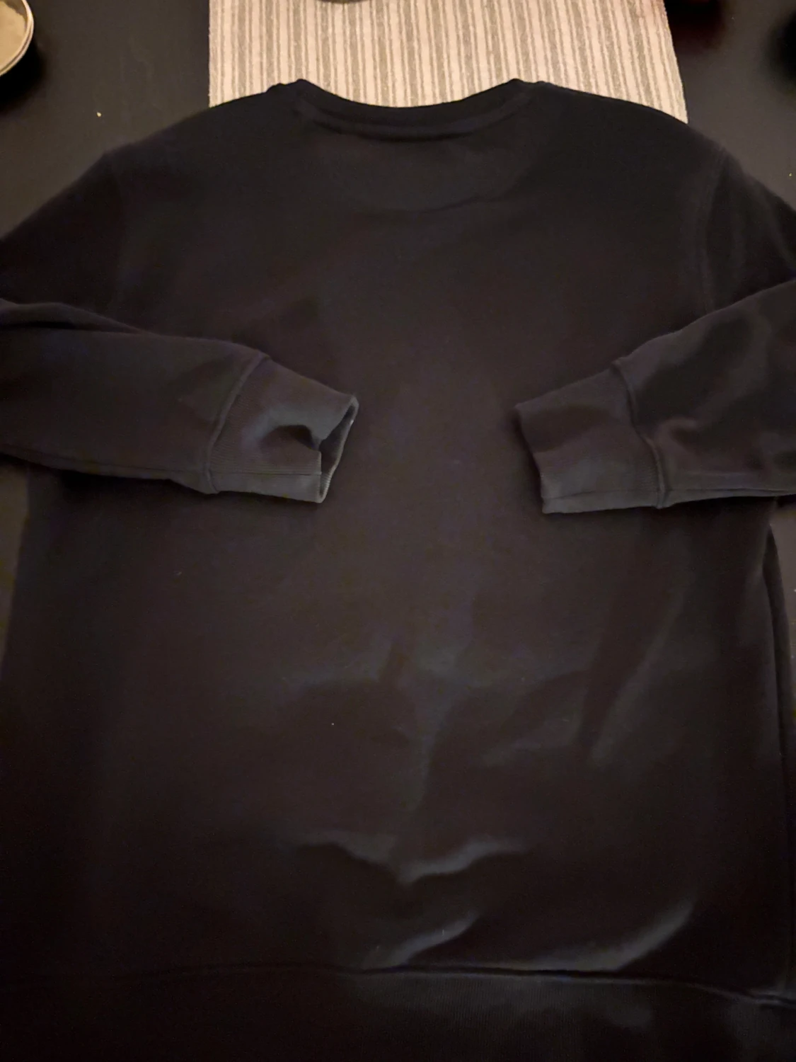 Svart sweatshirt från GANT, S