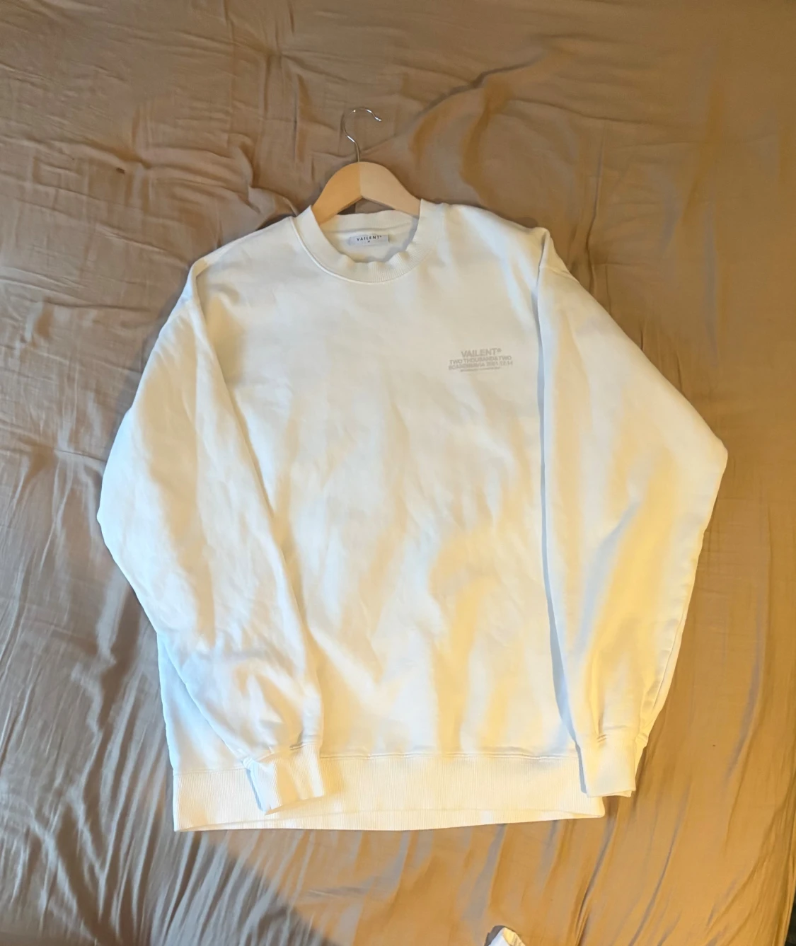 Vit sweatshirt från Vailent i M - 1